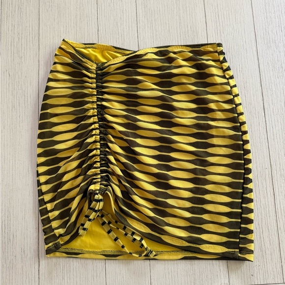 Edikted Dresses & Skirts - Edikted Yellow and Black Ruched Mini Pencil Skirt
